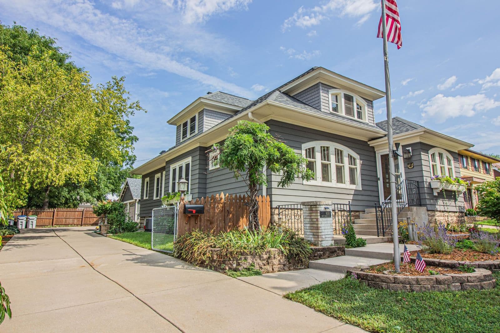 9110 Howard Ave, Milwaukee, WI 53228