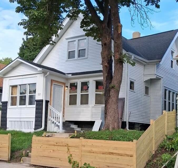 2538 Hubbard St, Milwaukee, WI 53212