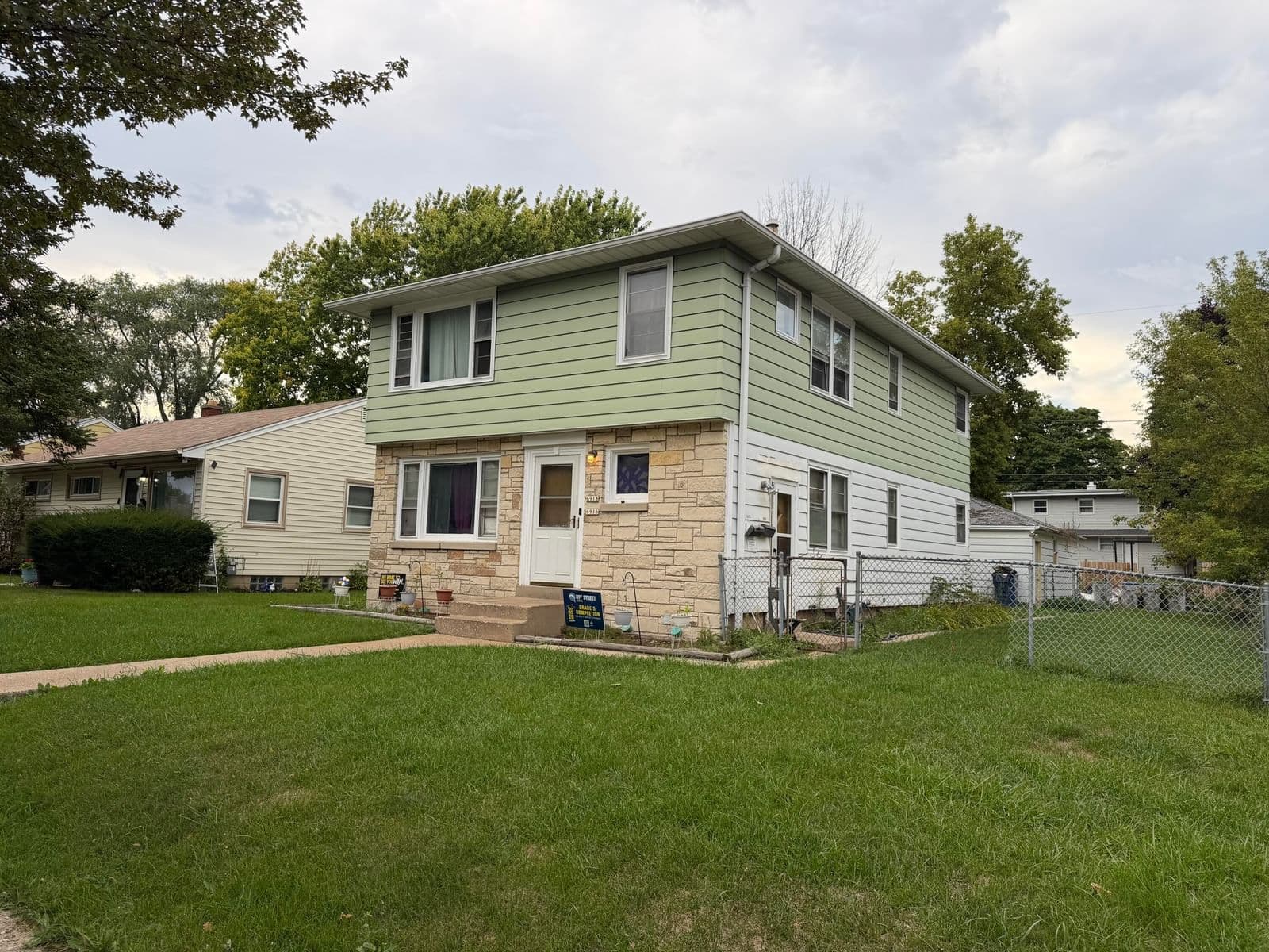 6916 Villard Ave, Milwaukee, WI 53218 2