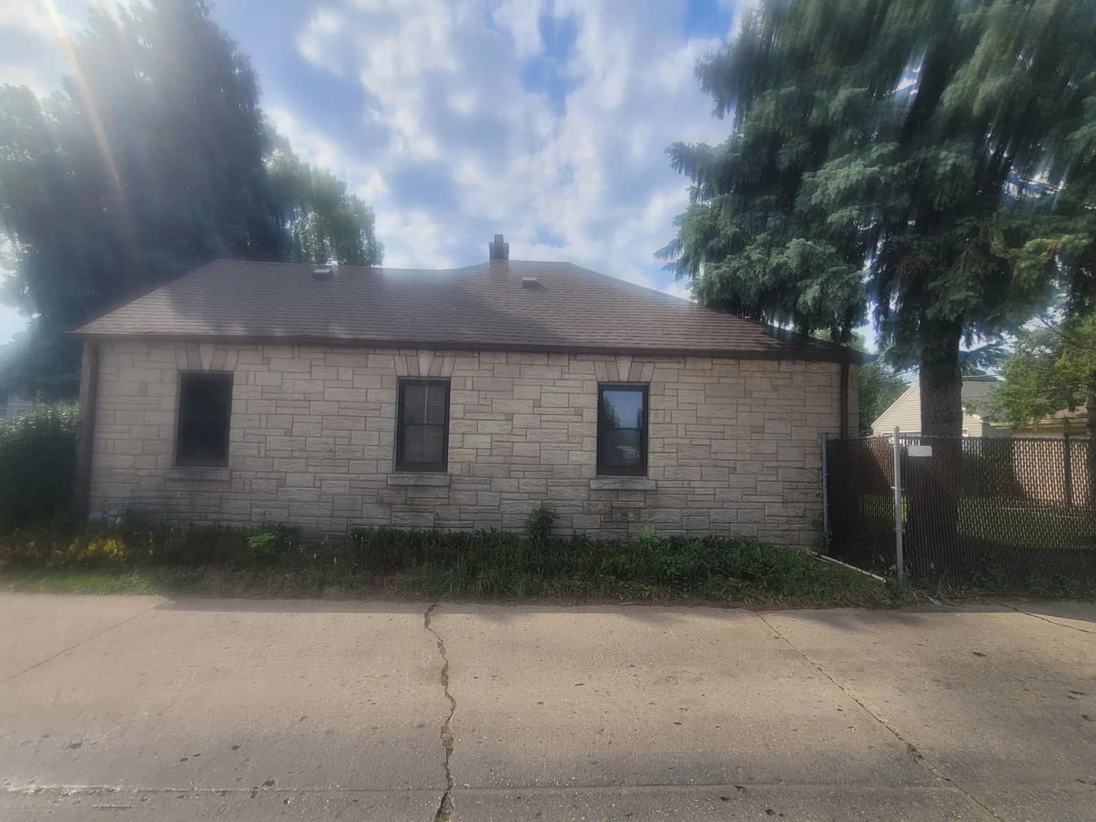 4719 6th St, Milwaukee, WI 53221 3