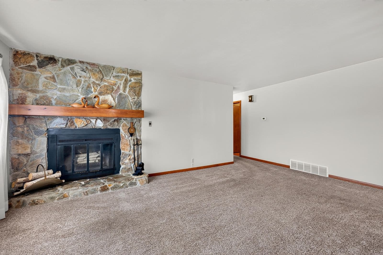 3508 Oakwood Rd, Oak Creek, WI 53154 2