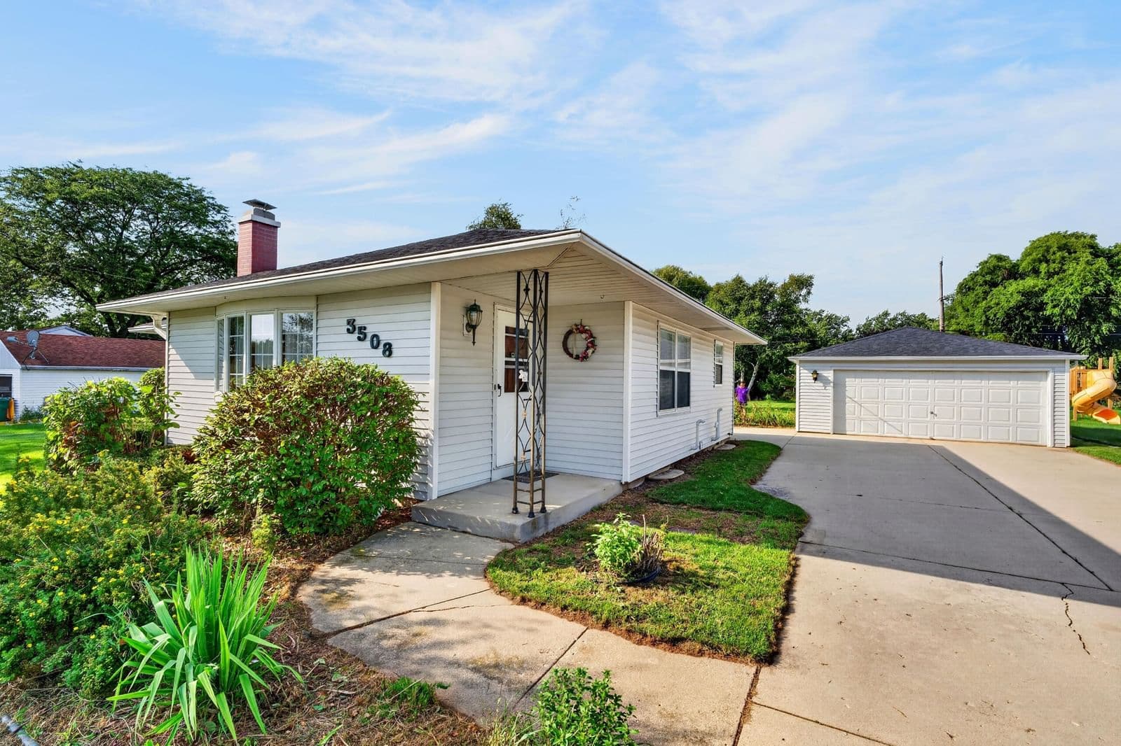 3508 Oakwood Rd, Oak Creek, WI 53154