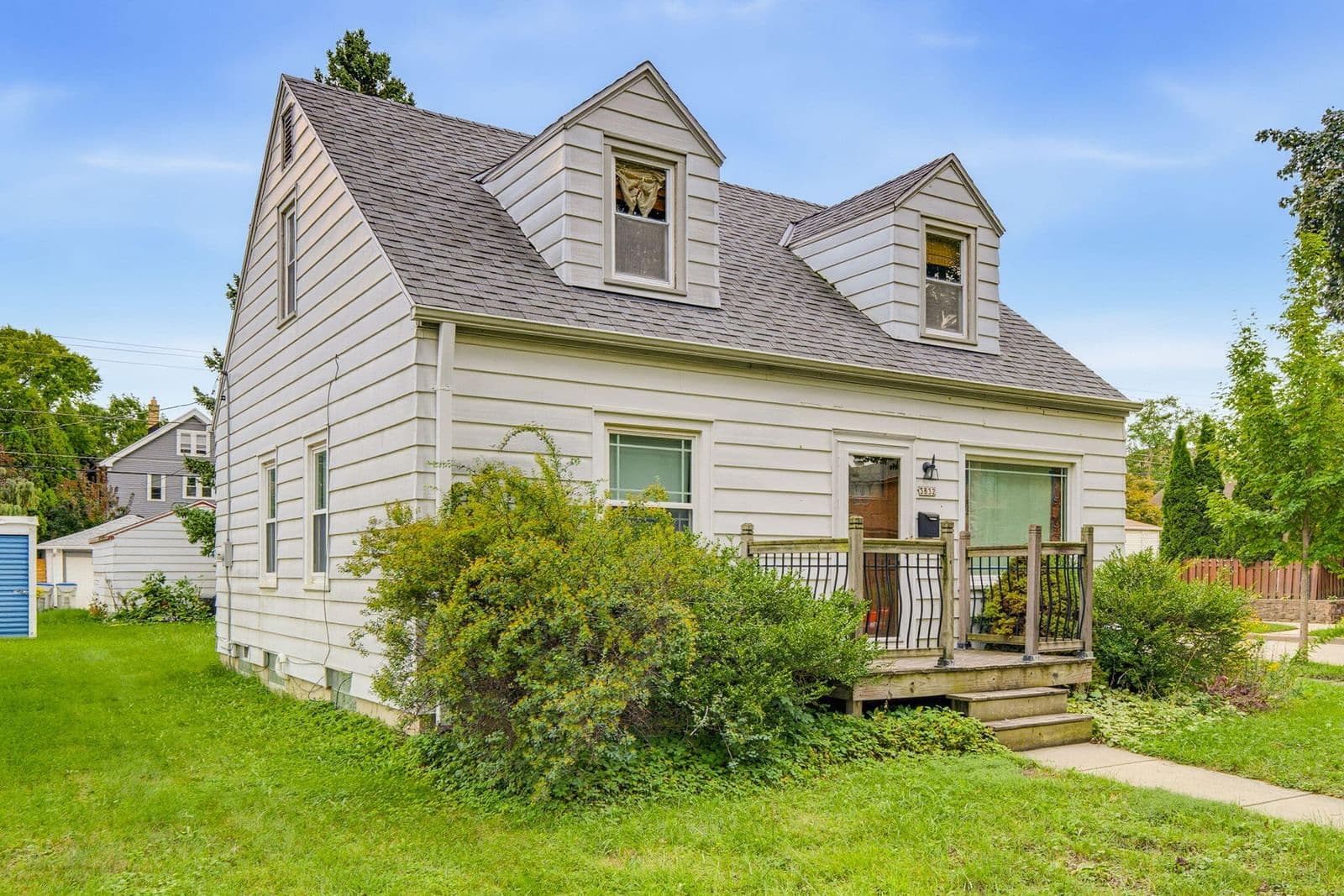 3832 Herman St, Milwaukee, WI 53207 2