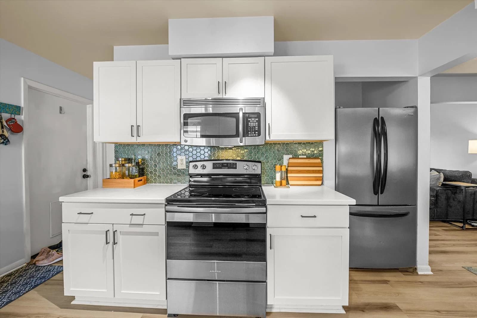 2006 107th St, Wauwatosa, WI 53226