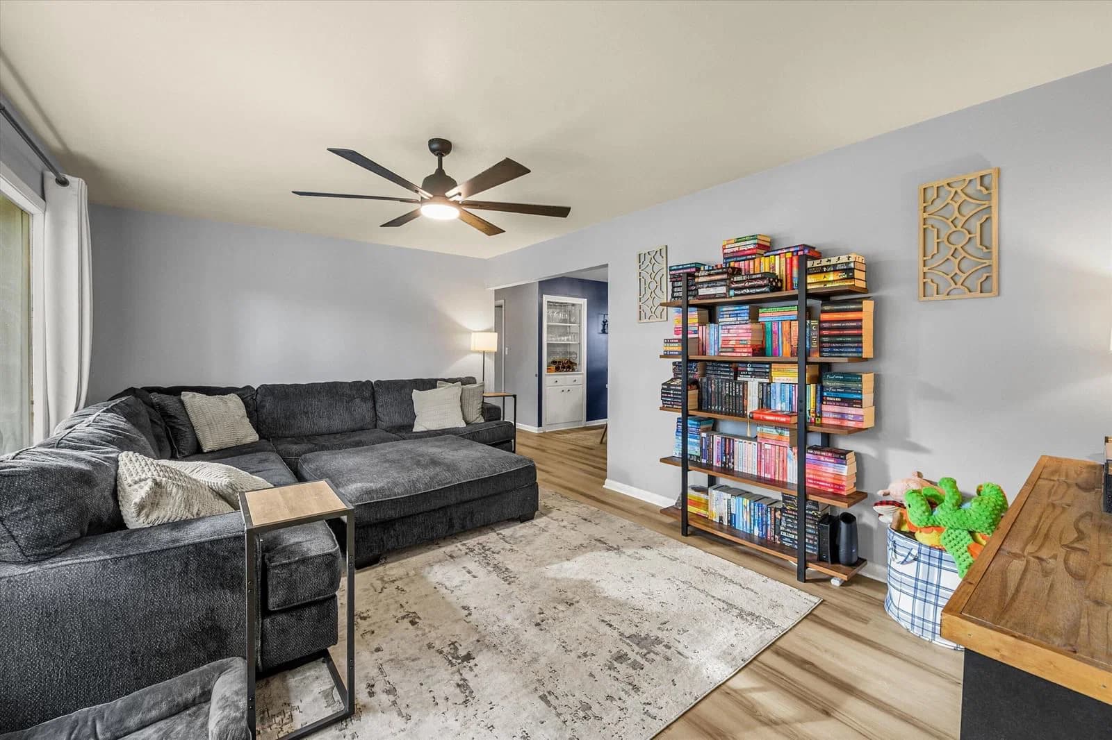 2006 107th St, Wauwatosa, WI 53226 3