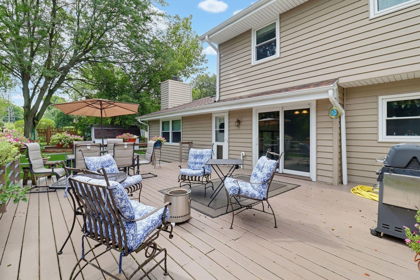 10257 Spring Green Rd, Greenfield, WI 53228 2