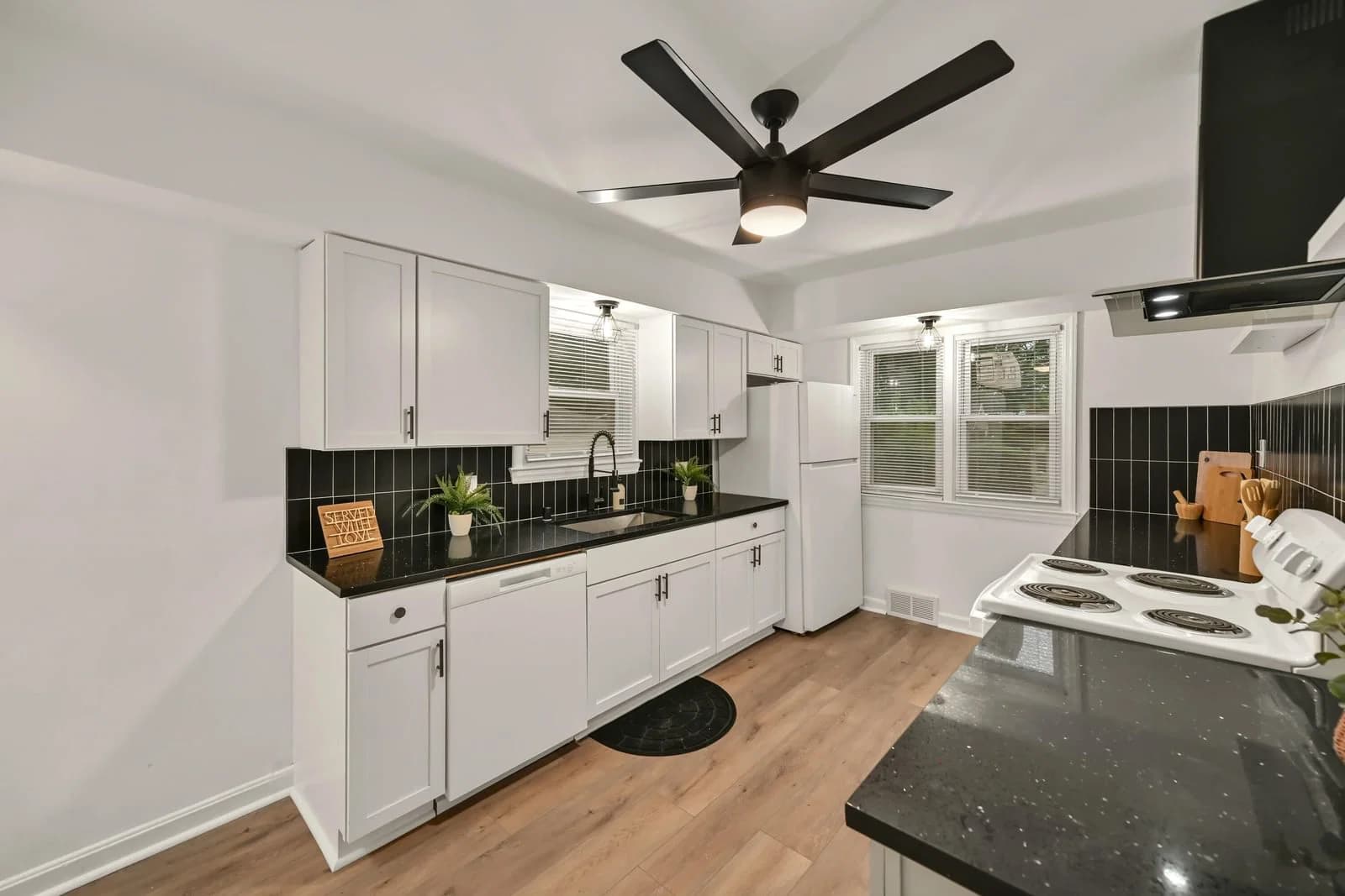 2421 Hampton Ave 5