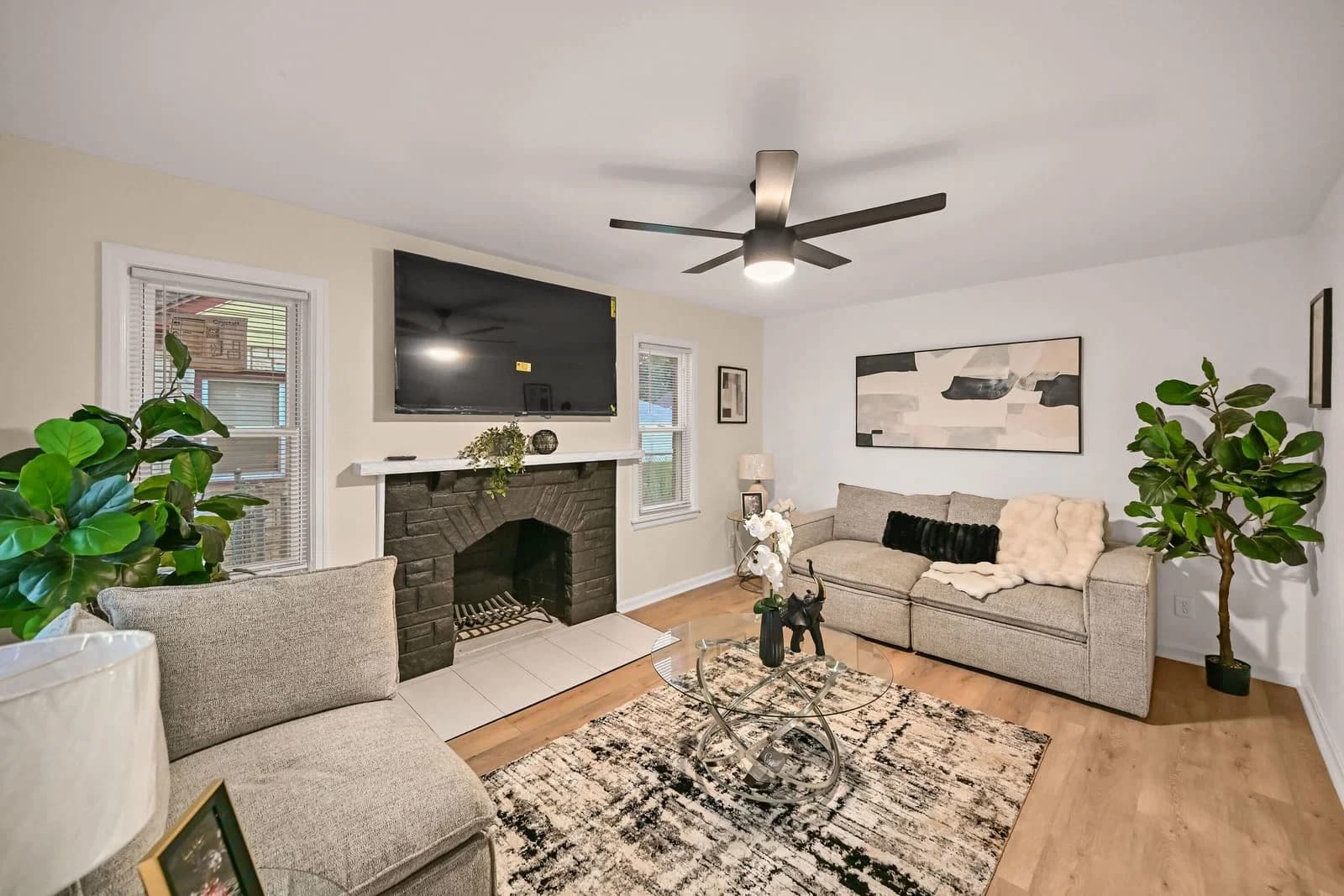 2421 Hampton Ave, Milwaukee, WI 53209 2