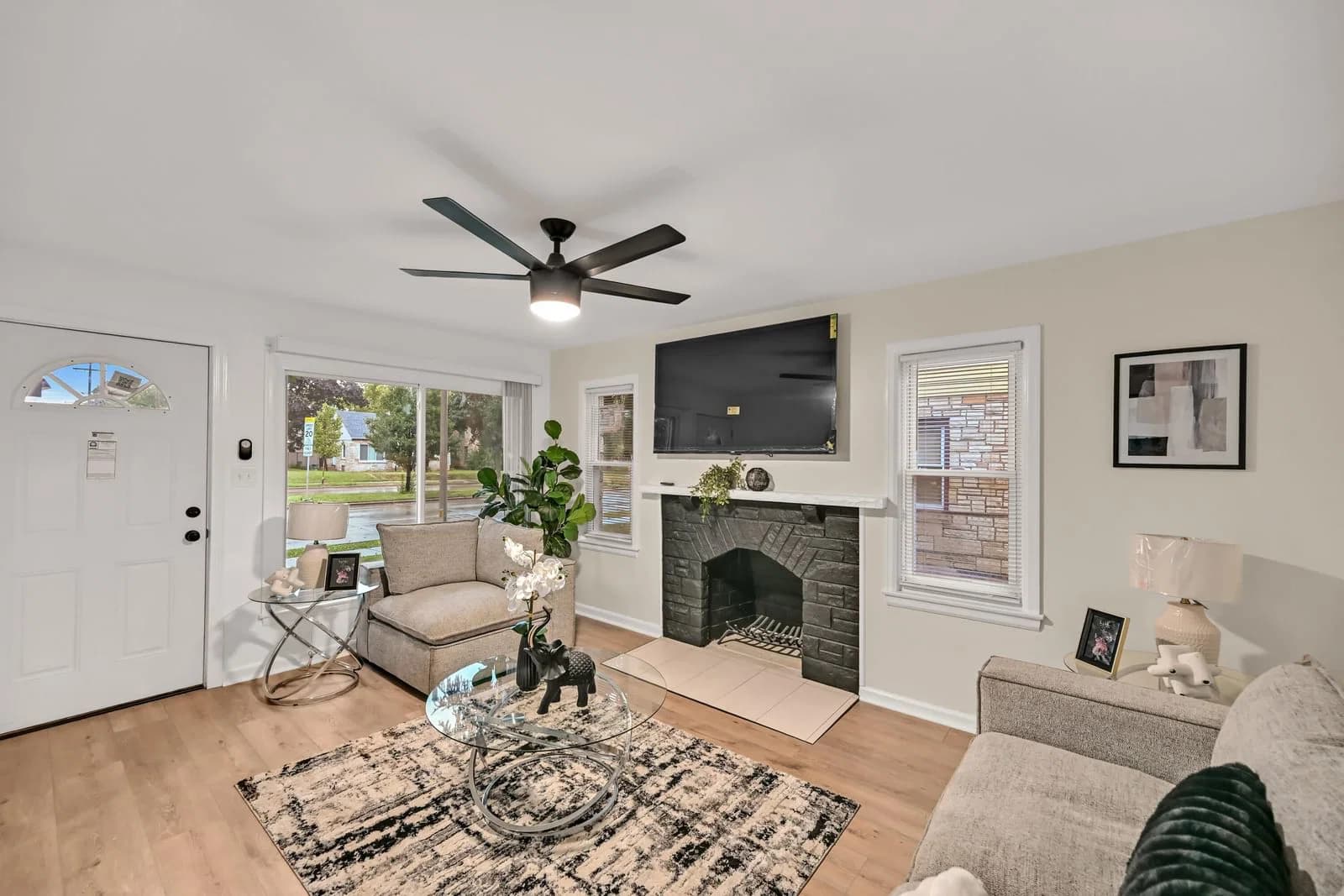 2421 Hampton Ave 4