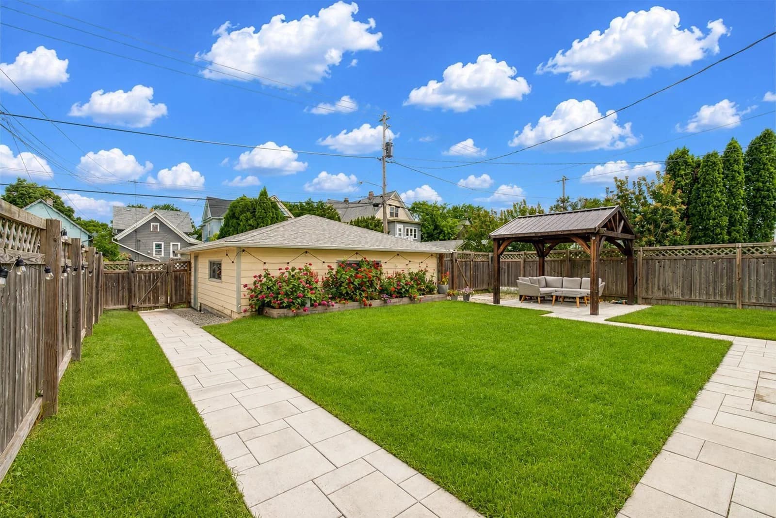538 Otjen St, Milwaukee, WI 53207 2