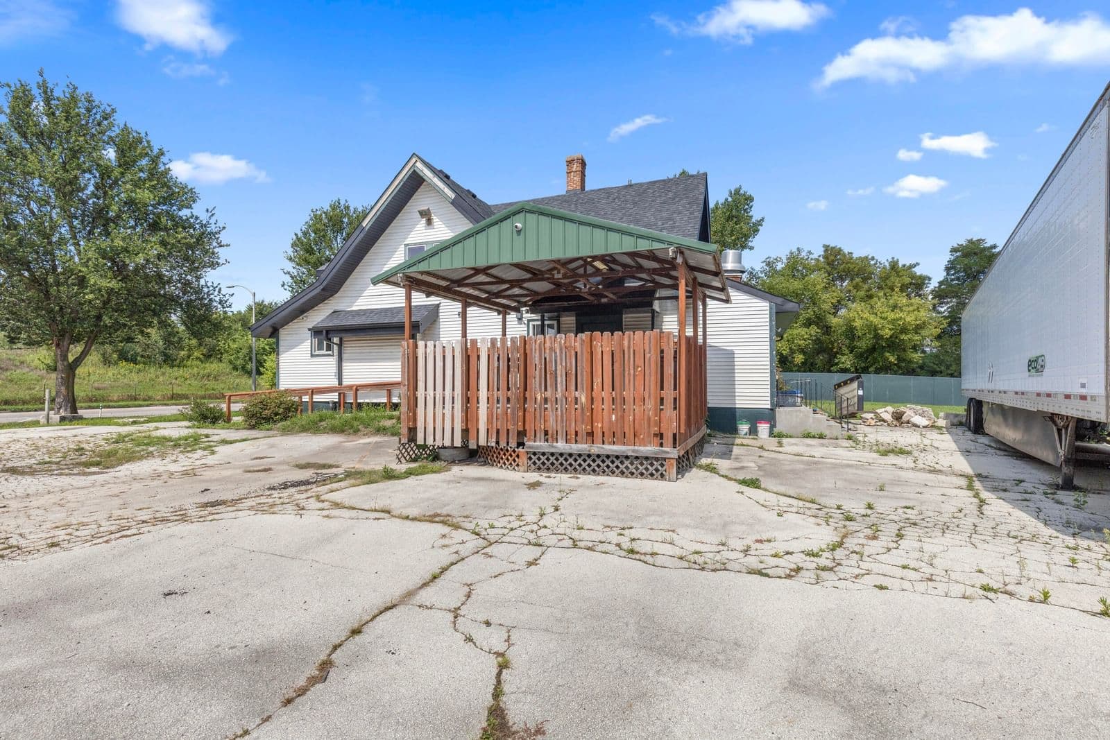 7424 60th St, Milwaukee, WI 53223 2