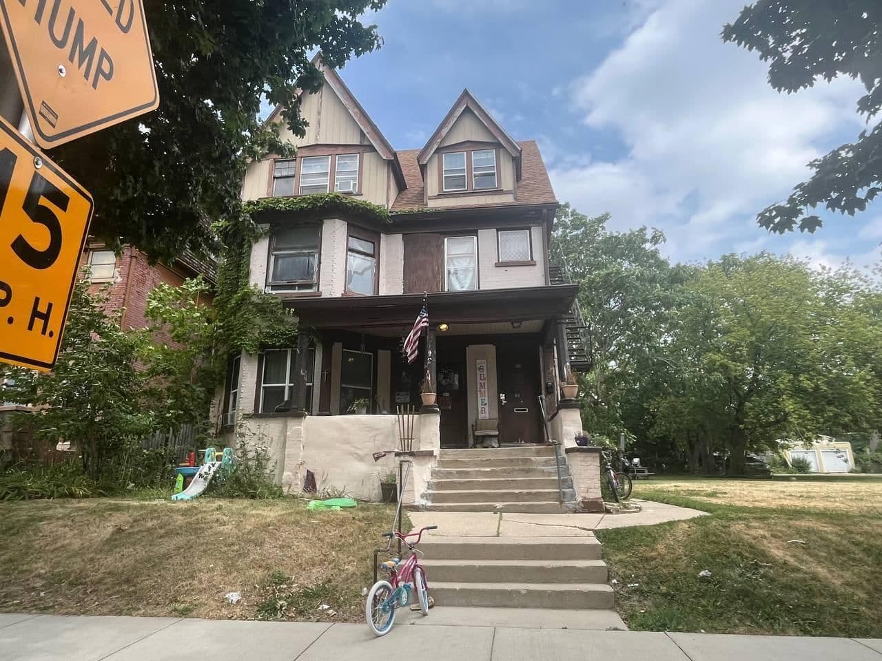 2632 2nd St, Milwaukee, WI 53212