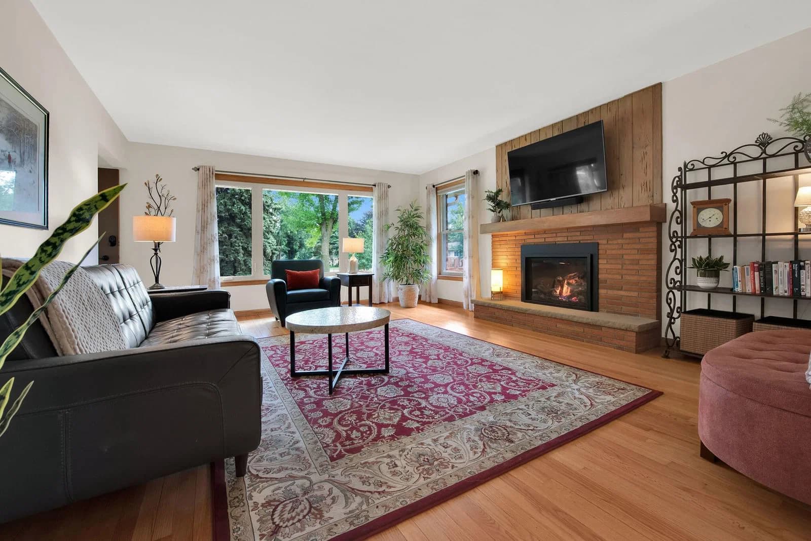 1305 119th St, Wauwatosa, WI 53226 2