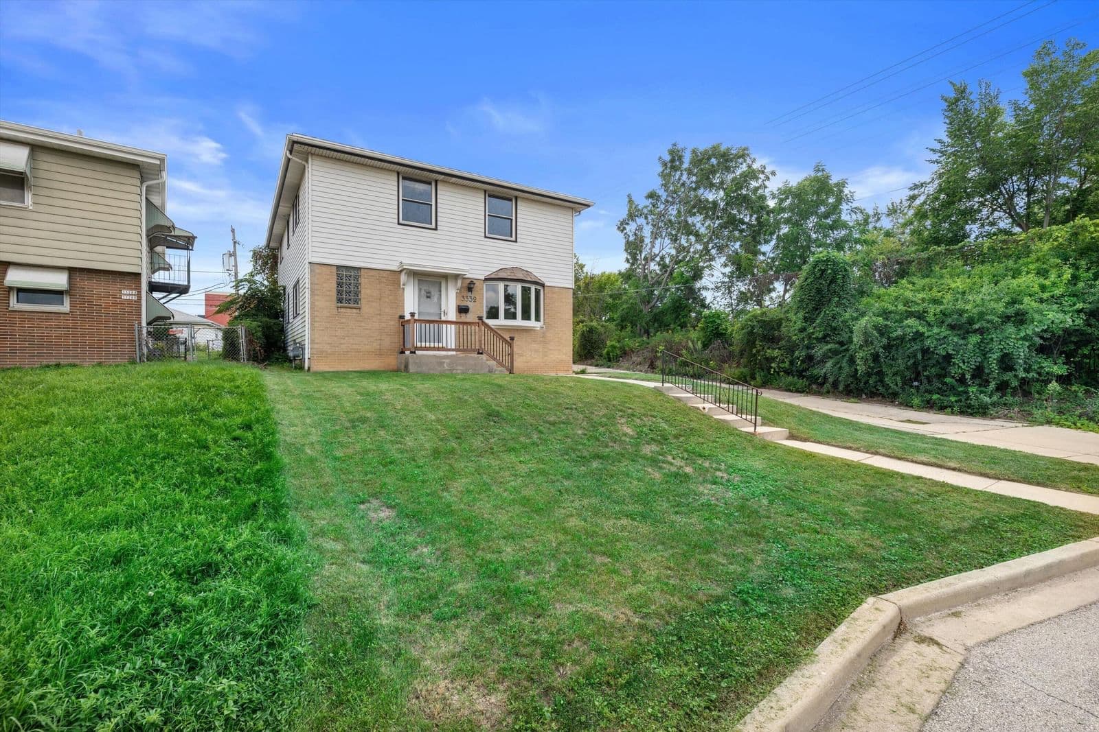 3332 Burrell St, Milwaukee, WI 53207 2