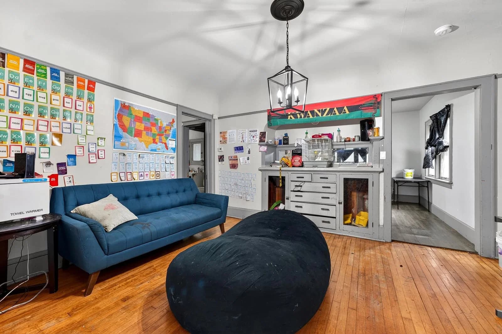 1718 Capitol Dr 4