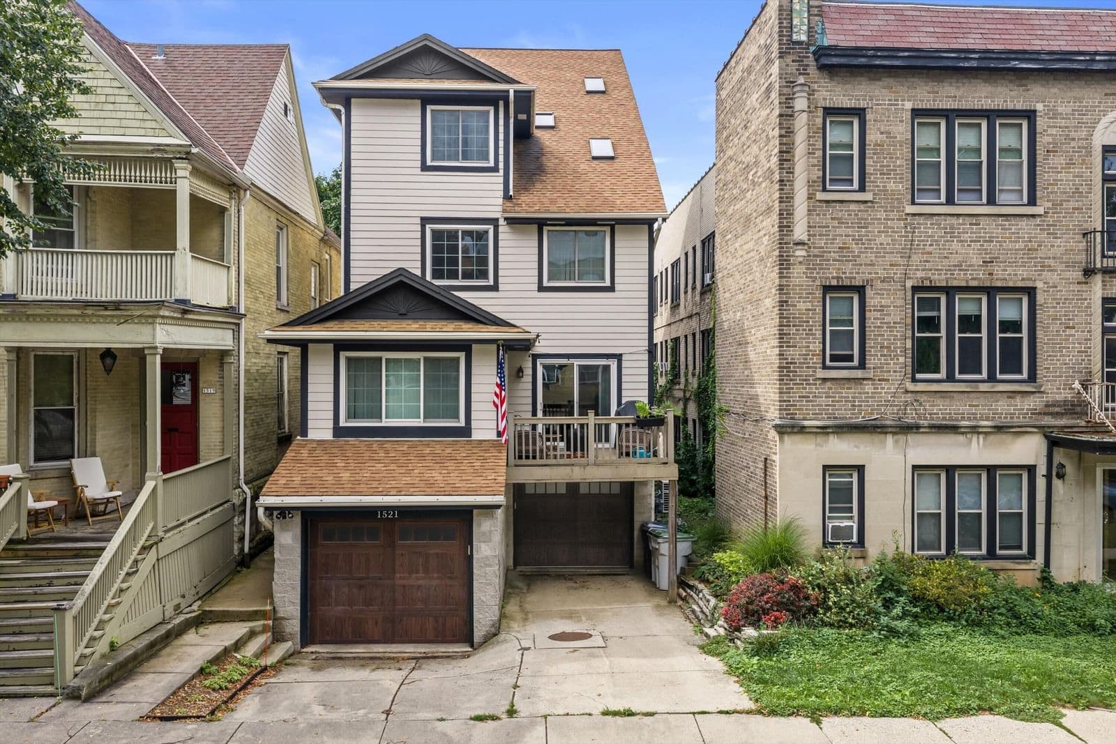 1523 Marshall St, Milwaukee, WI 53202 2