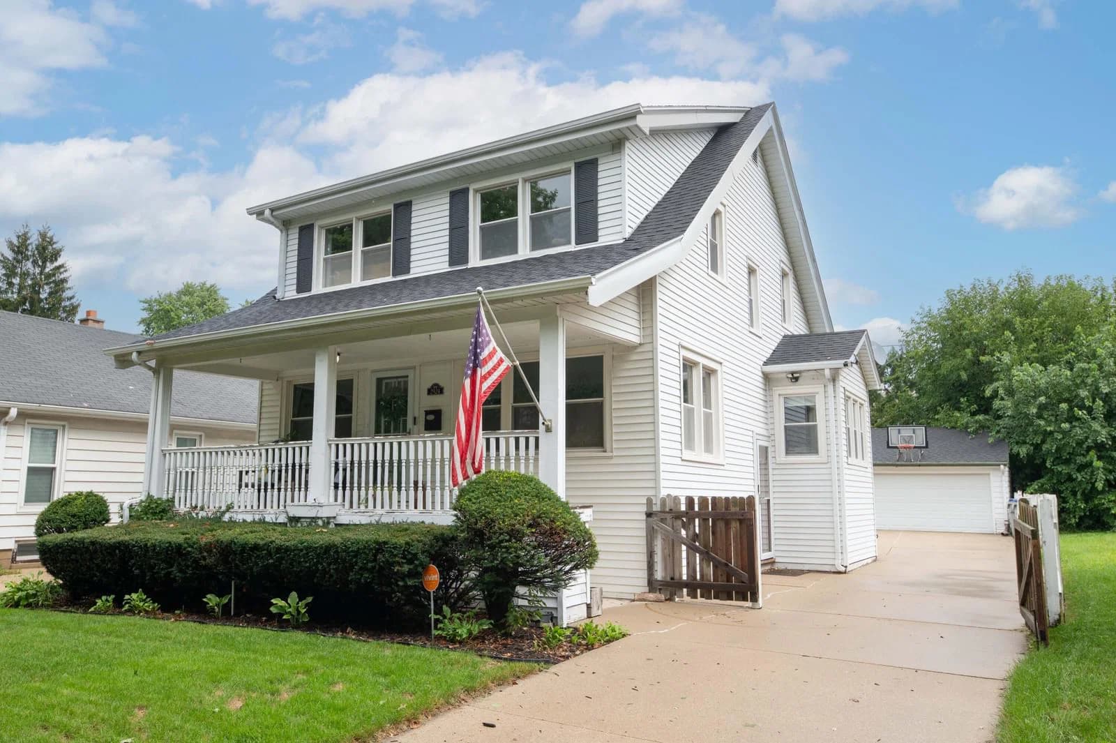 2924 74th St, Milwaukee, WI 53210