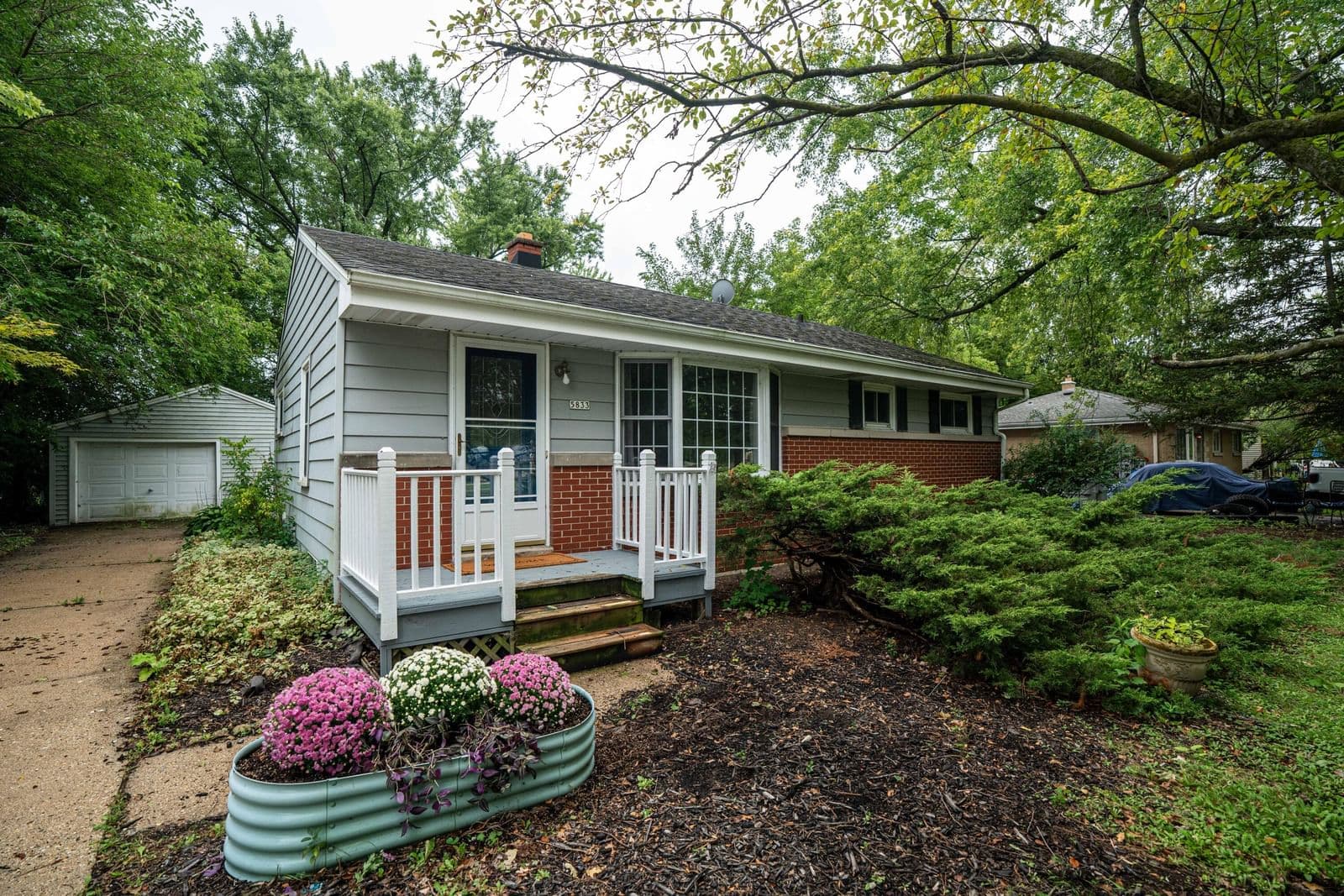 5833 Calumet Rd, Milwaukee, WI 53223