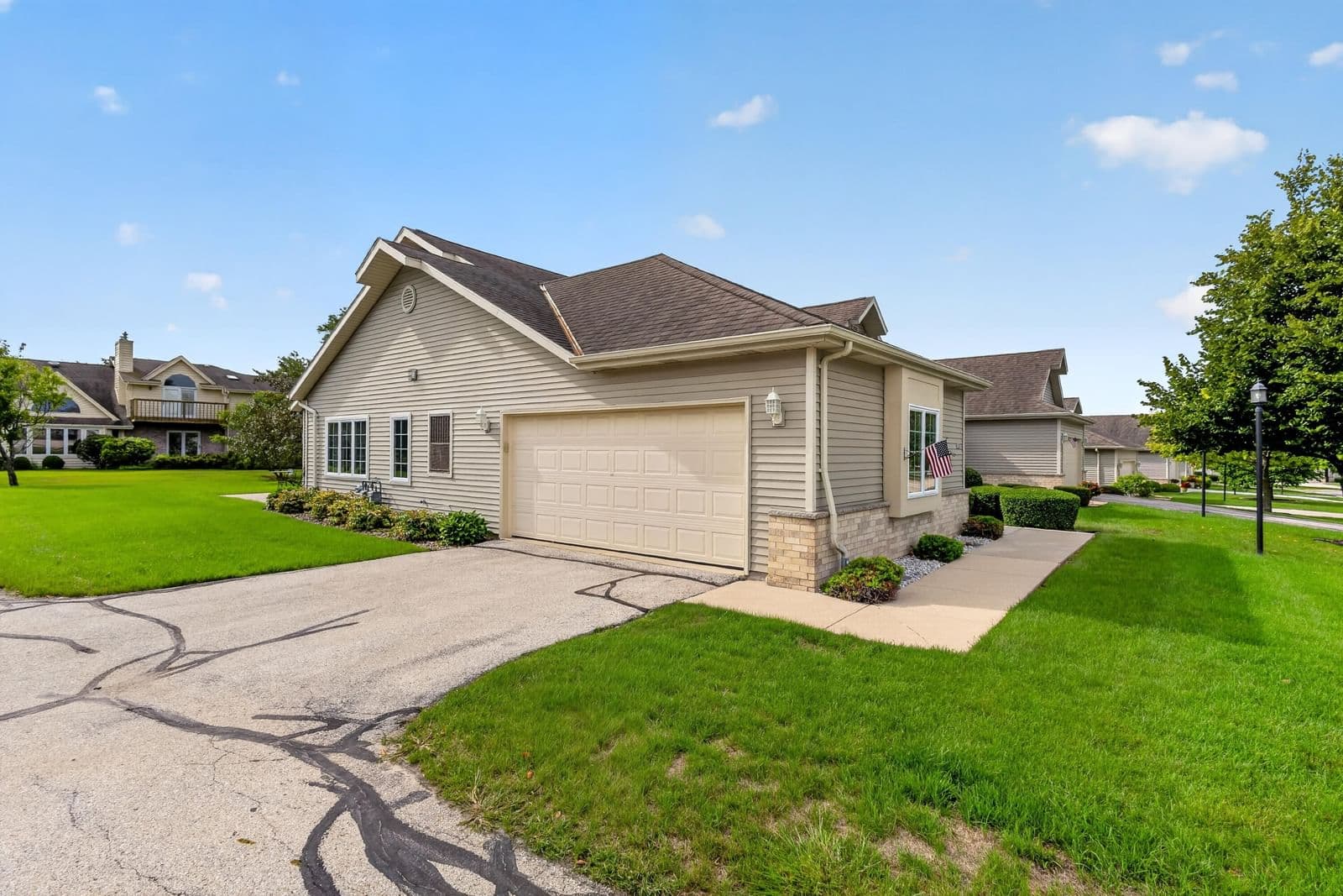 5333 Butterfield Way, Greenfield, WI 53221 2