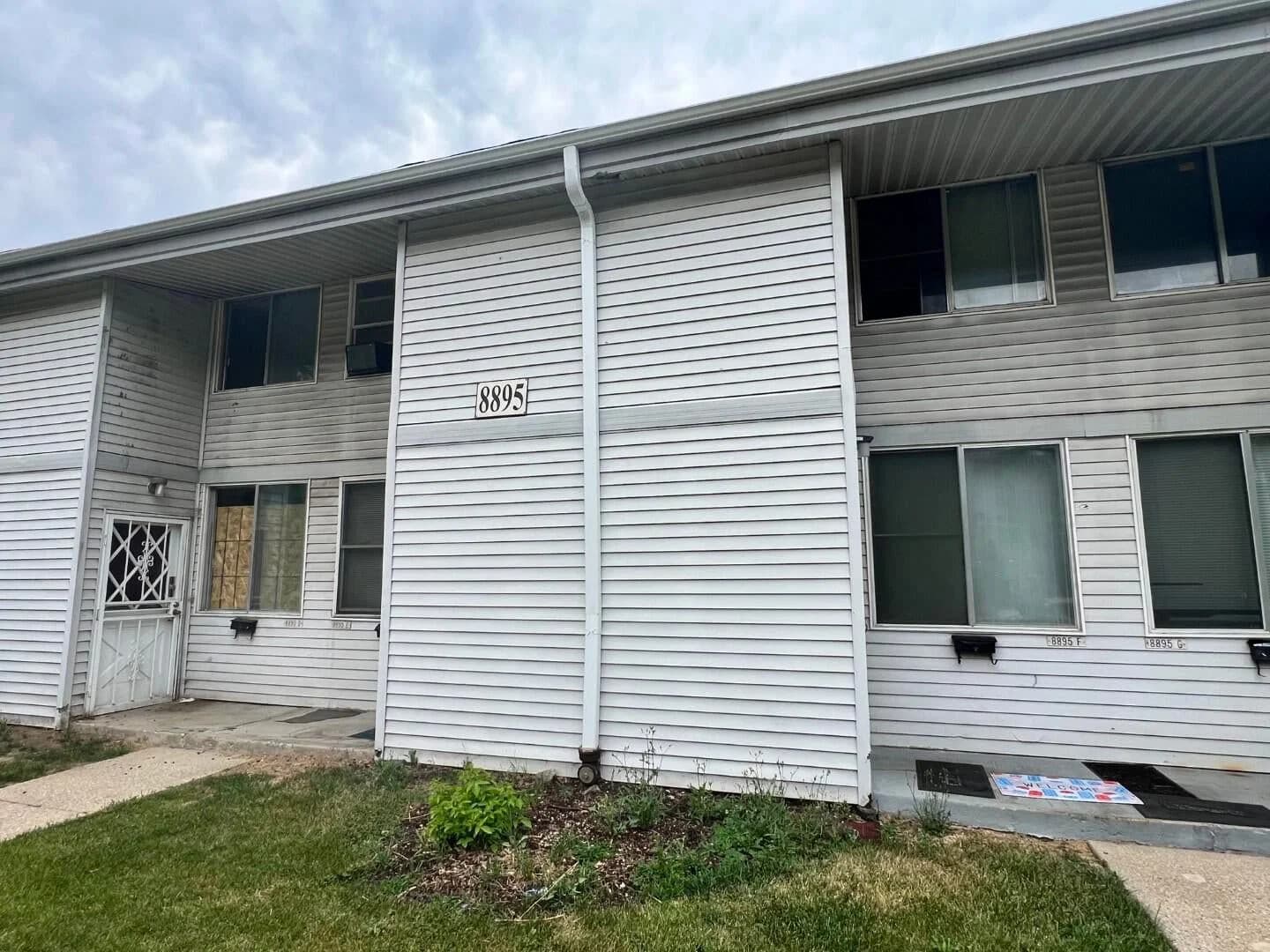 8895 Swan Rd, Milwaukee, WI 53224 2