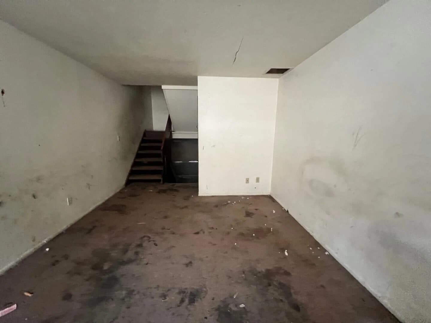 8895 Swan Rd 4