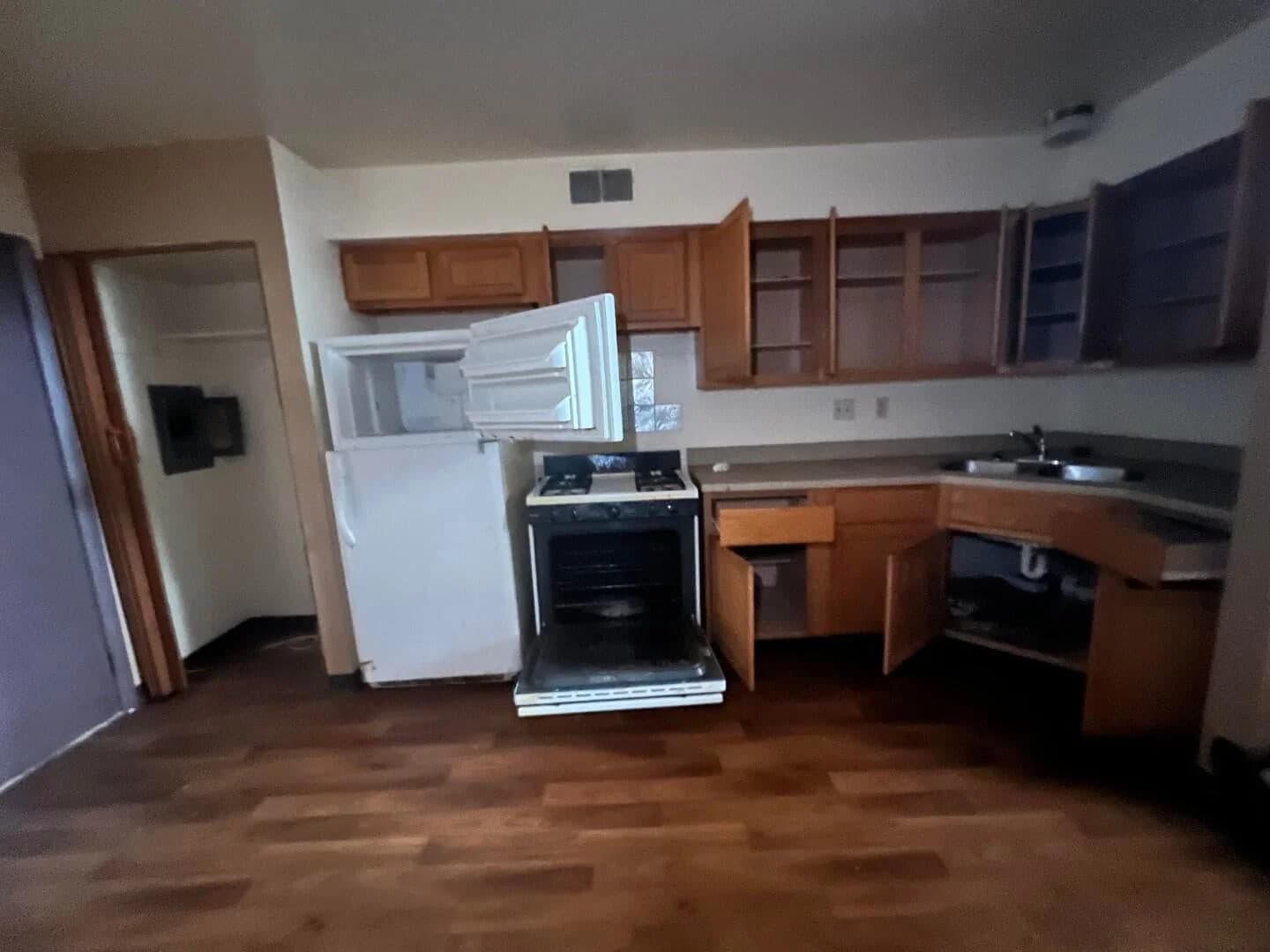 8911 Swan Rd 5