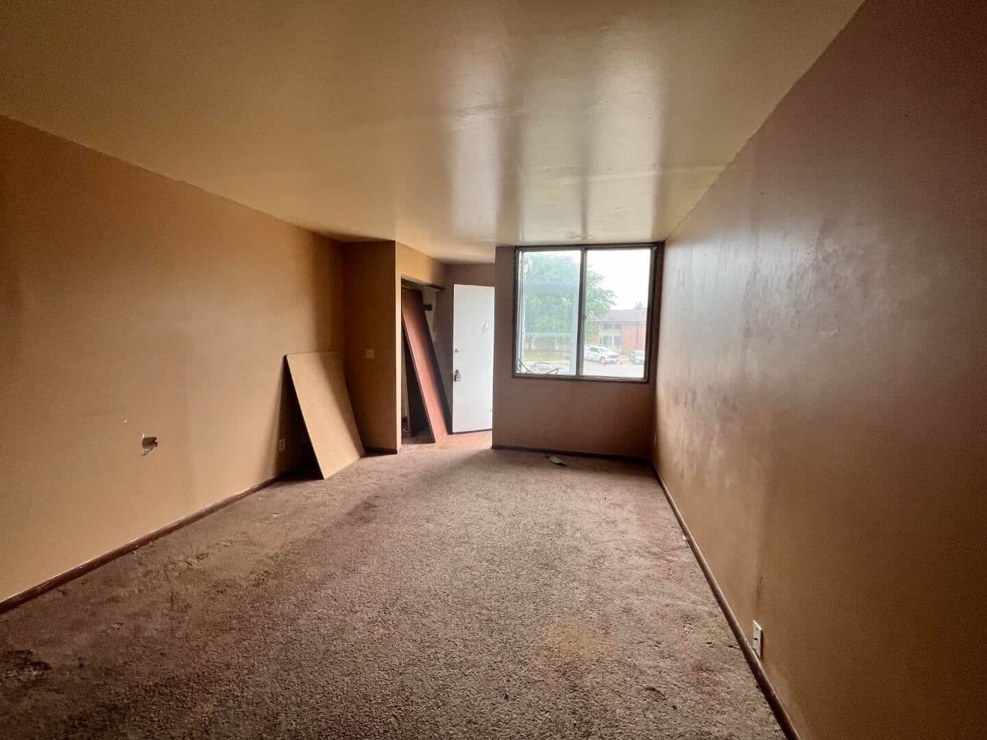 8911 Swan Rd 4