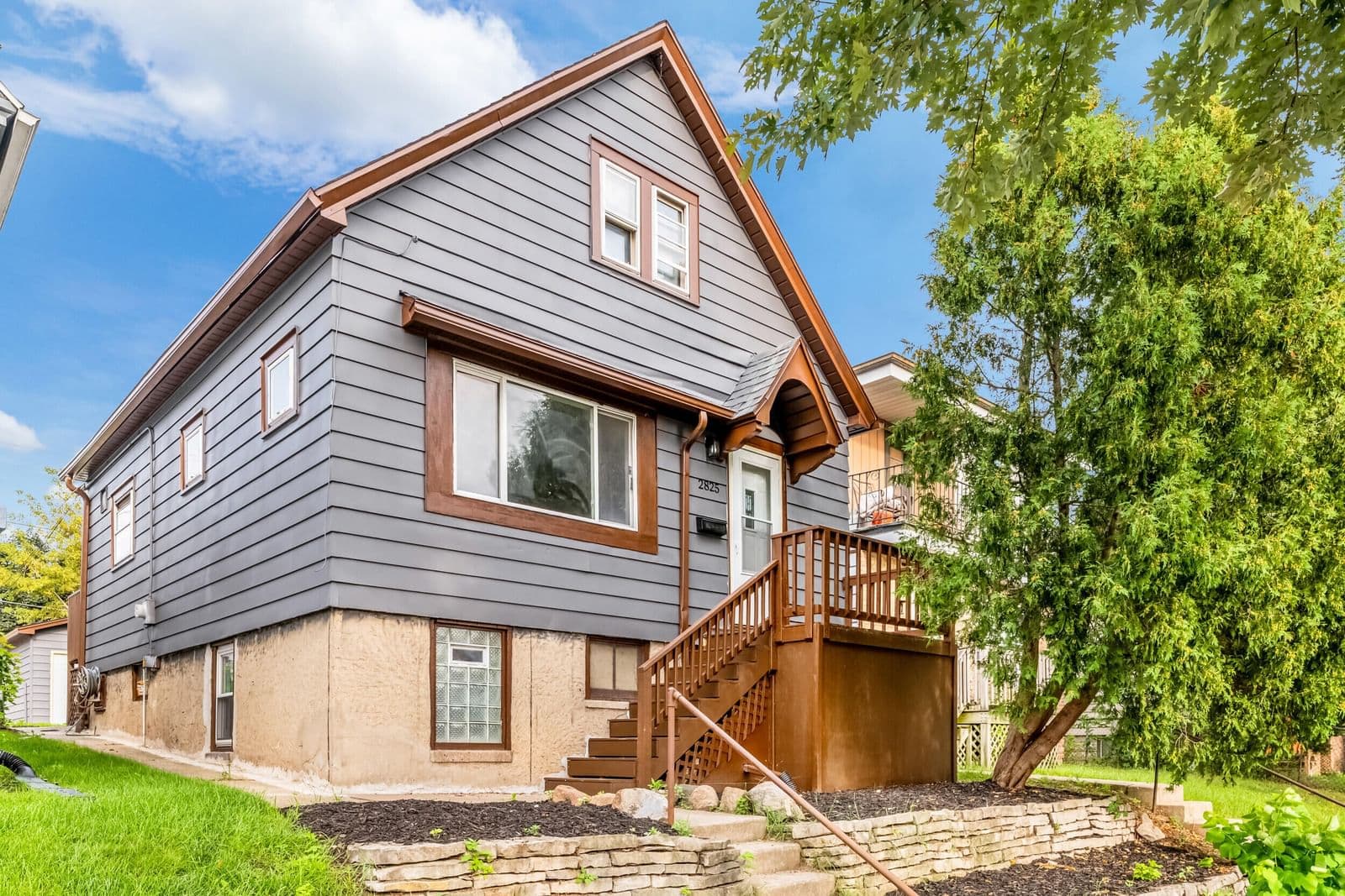 2825 9th St, Milwaukee, WI 53215 2