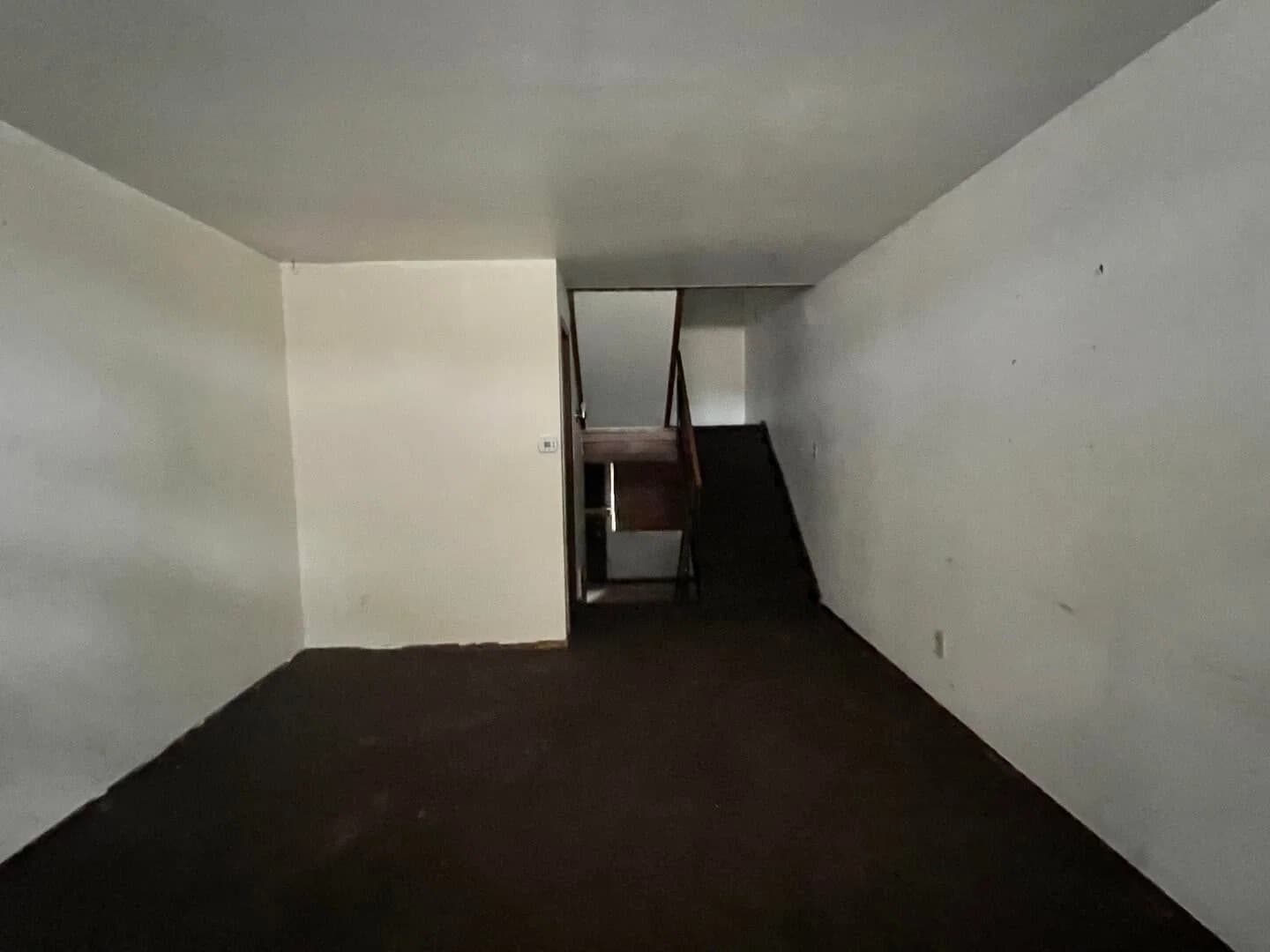 8931 Swan Rd 4