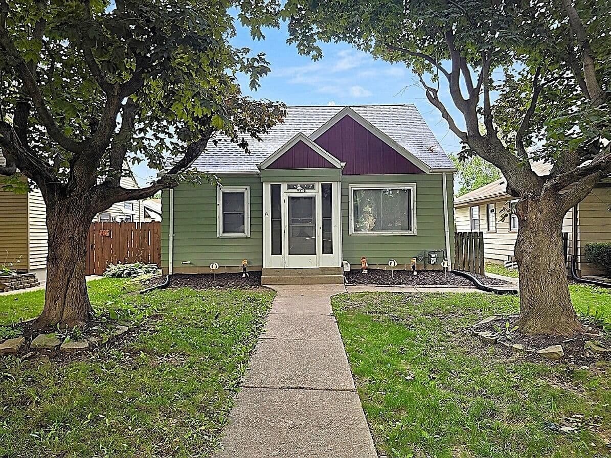 3136 77th St, Milwaukee, WI 53222