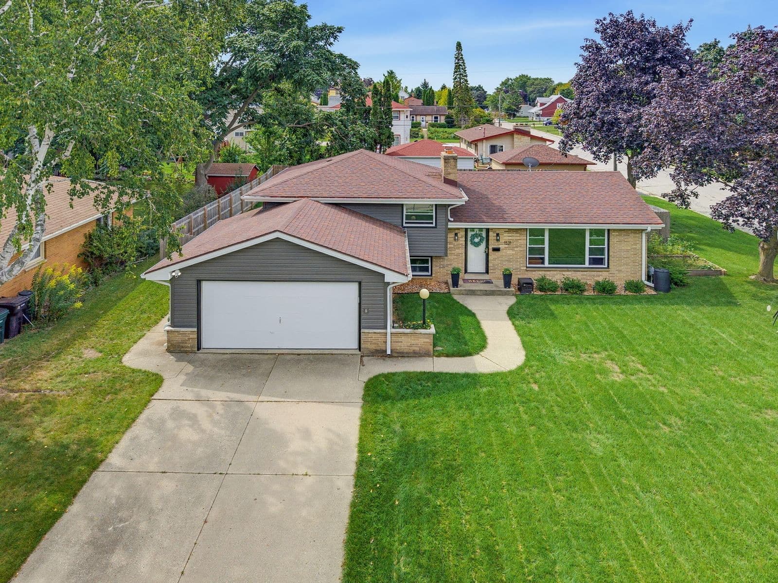 1521 Beech St, South Milwaukee, WI 53172 2