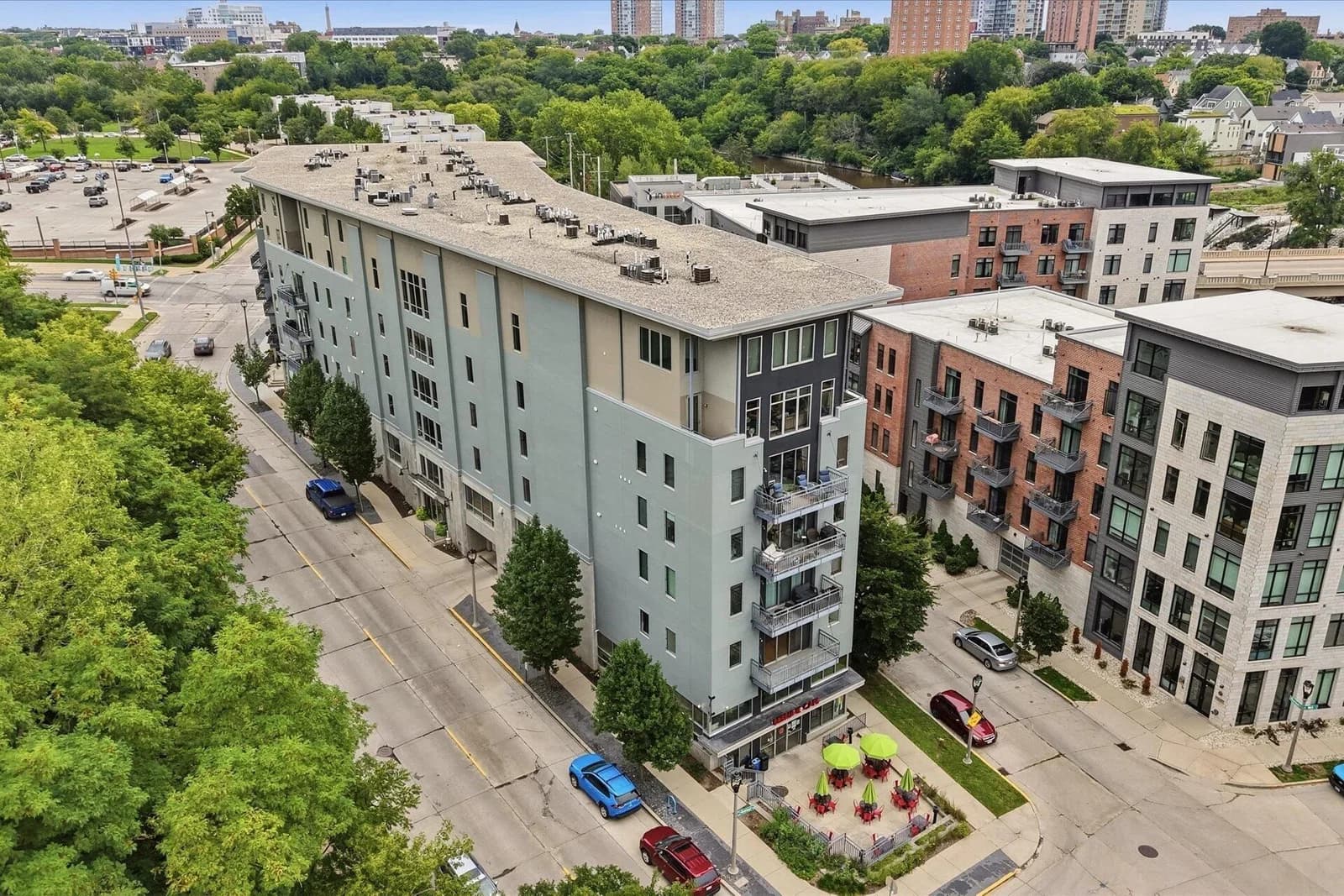 2080 Commerce St, Milwaukee, WI 53212