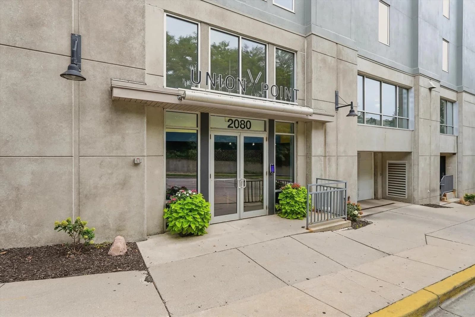 2080 Commerce St, Milwaukee, WI 53212 2