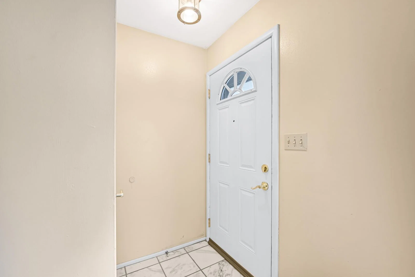 2109 70th St, Wauwatosa, WI 53213 3