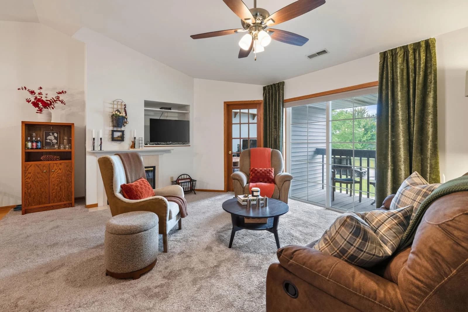401 Aspen Dr, Oak Creek, WI 53154 2