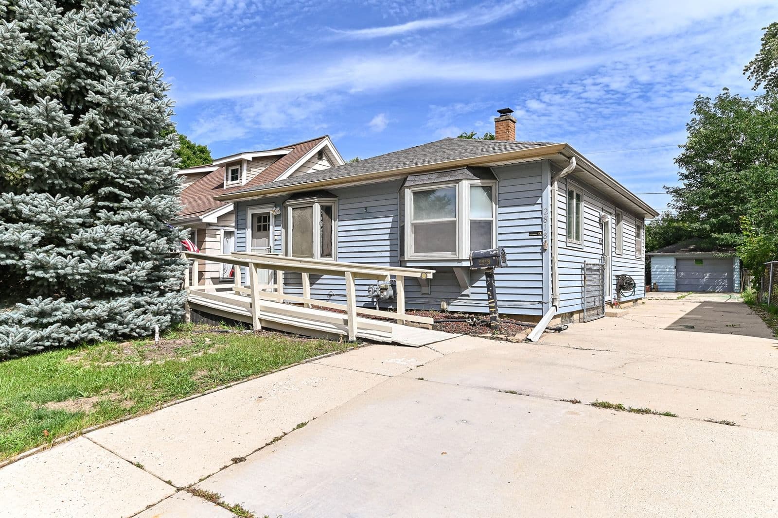 2818 71st St, Milwaukee, WI 53219 2