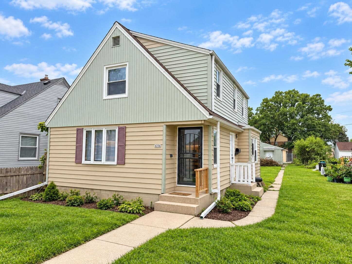 4226 Courtland Ave, Milwaukee, WI 53209 2