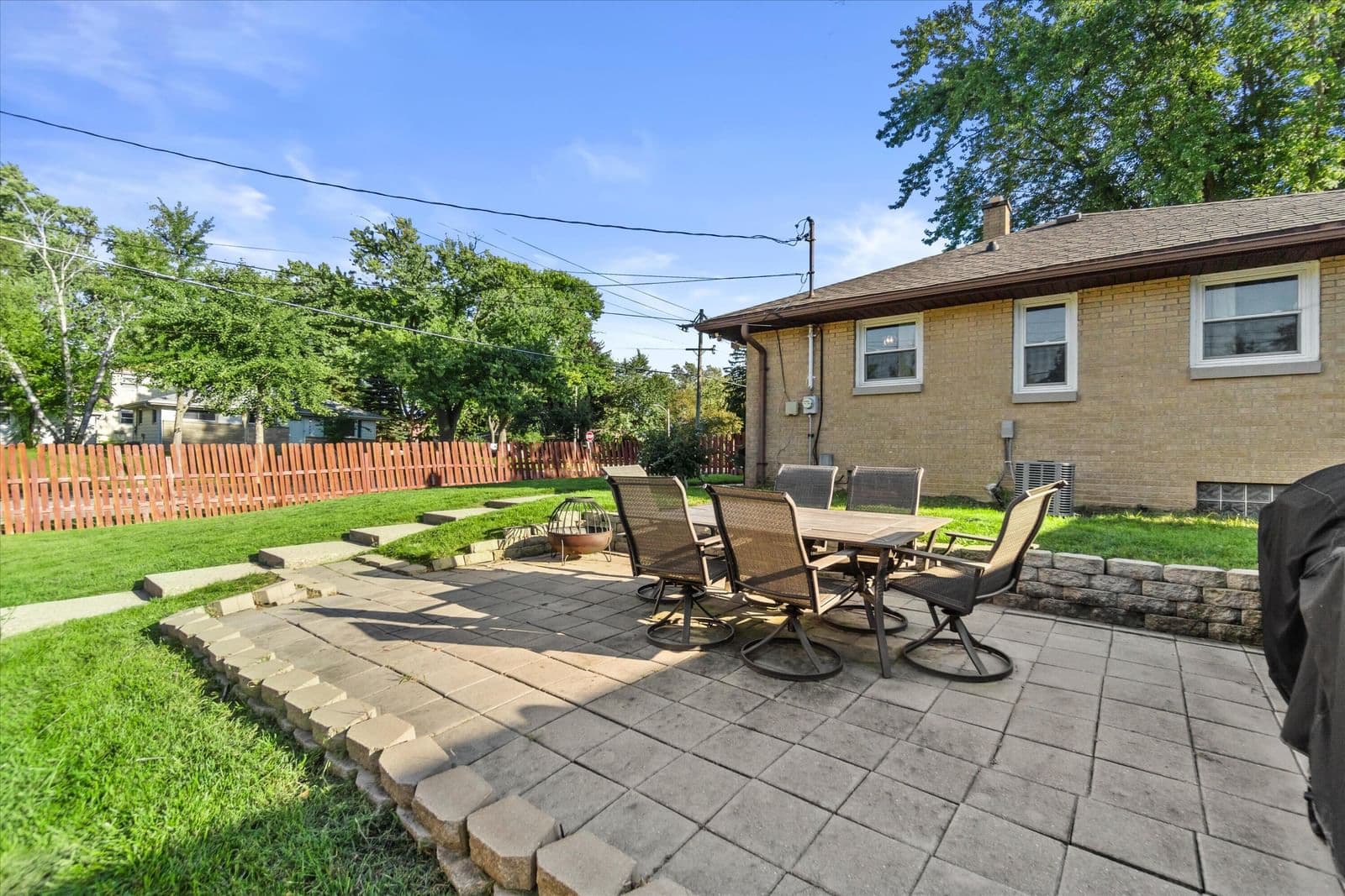 10506 Villard Ave, Milwaukee, WI 53225 3