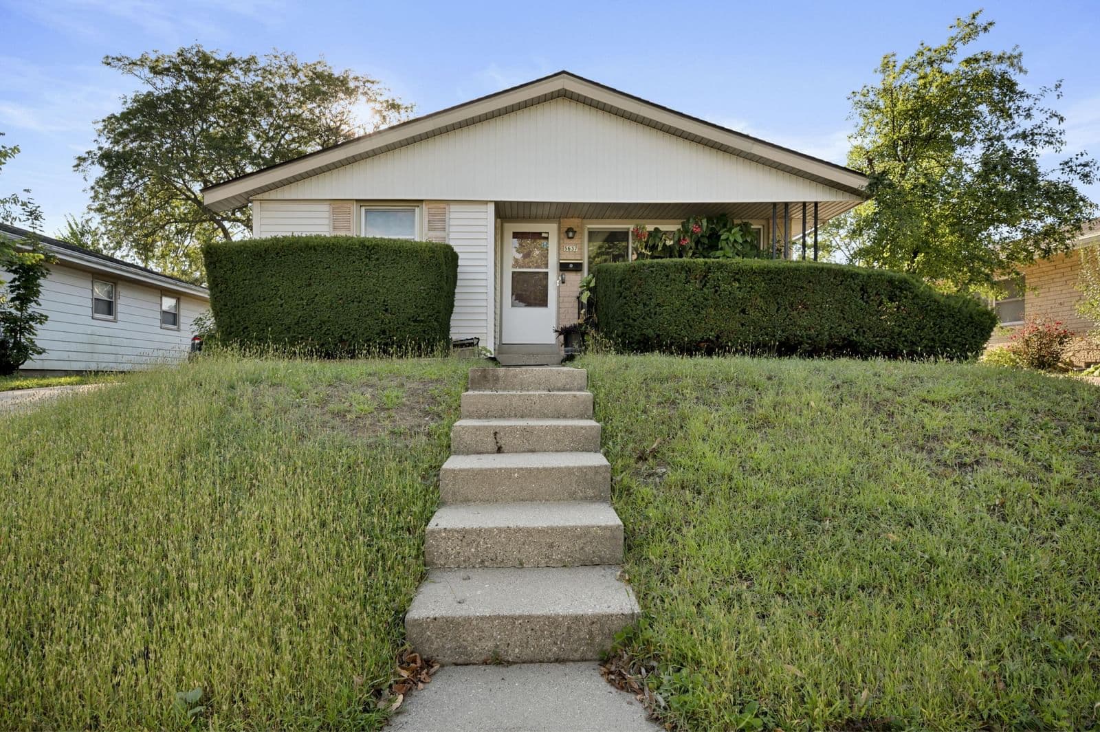 5637 86th Pl, Milwaukee, WI 53225