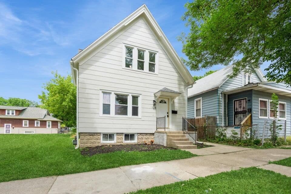 128 Hadley St, Milwaukee, WI 53212