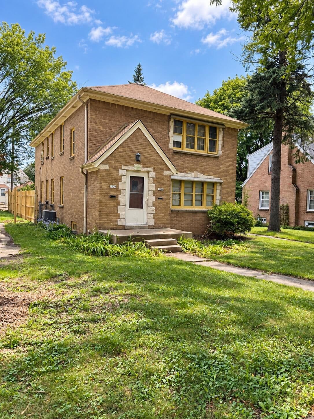 5718 Roosevelt Dr, Milwaukee, WI 53216