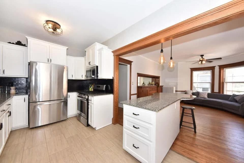 1714 Kane Pl, Milwaukee, WI 53202