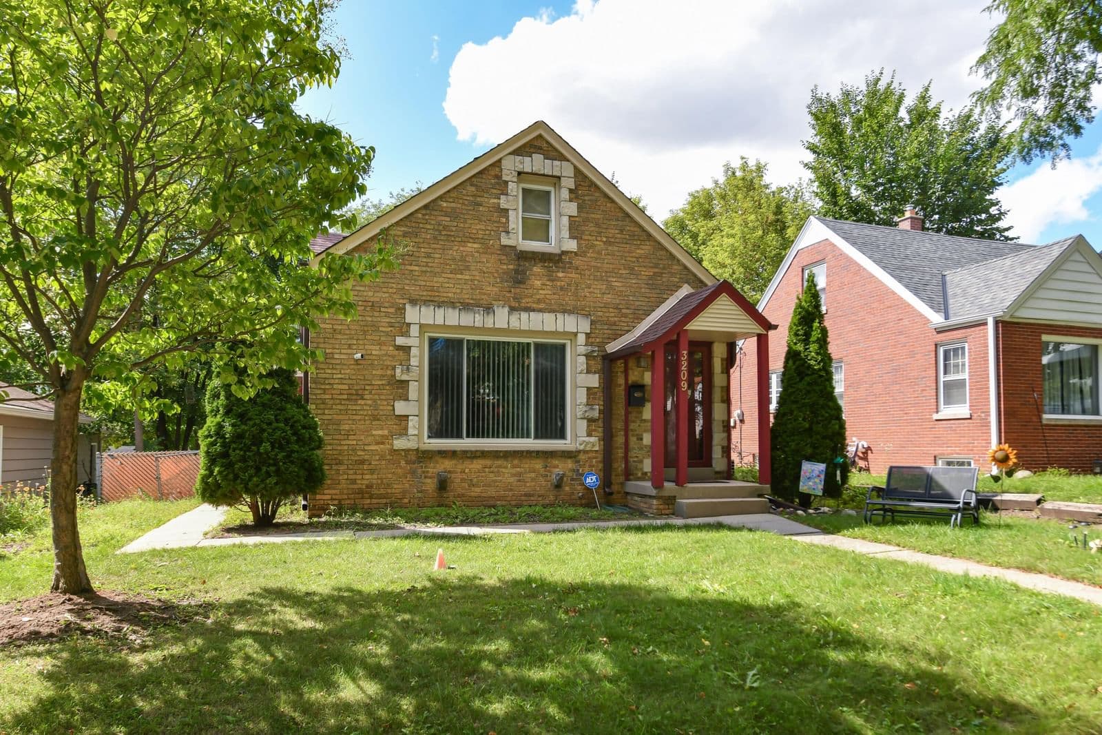 3209 81st St, Milwaukee, WI 53222