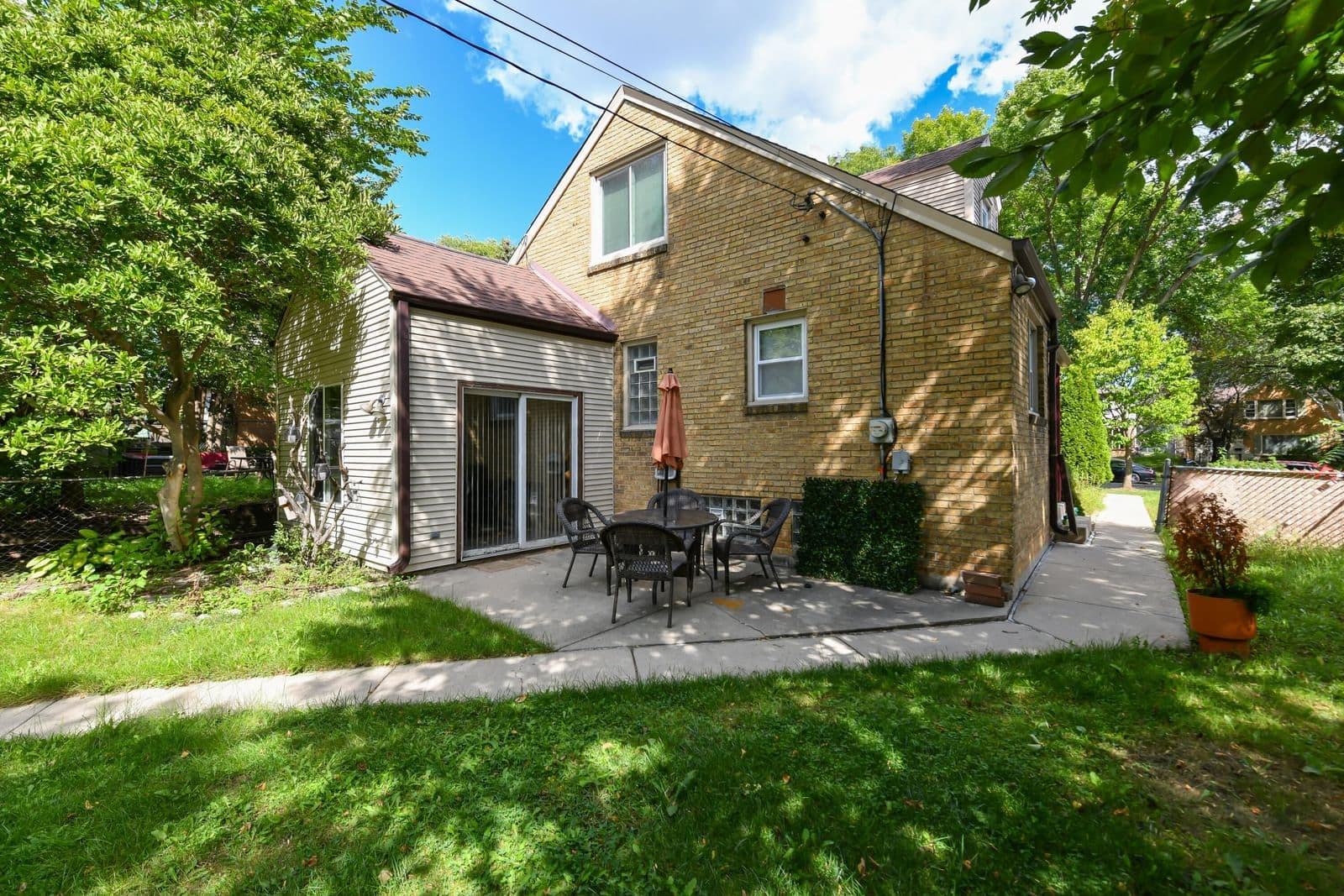 3209 81st St, Milwaukee, WI 53222 3
