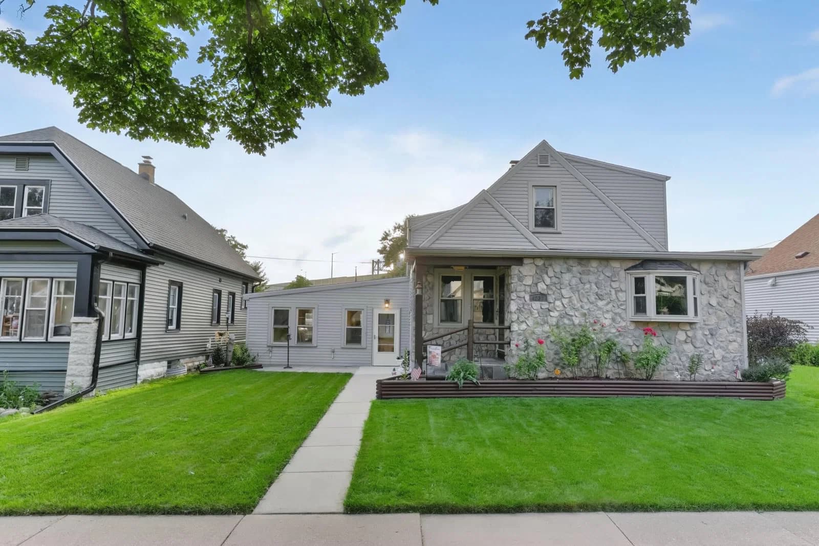 4237 4th St, Milwaukee, WI 53207 3