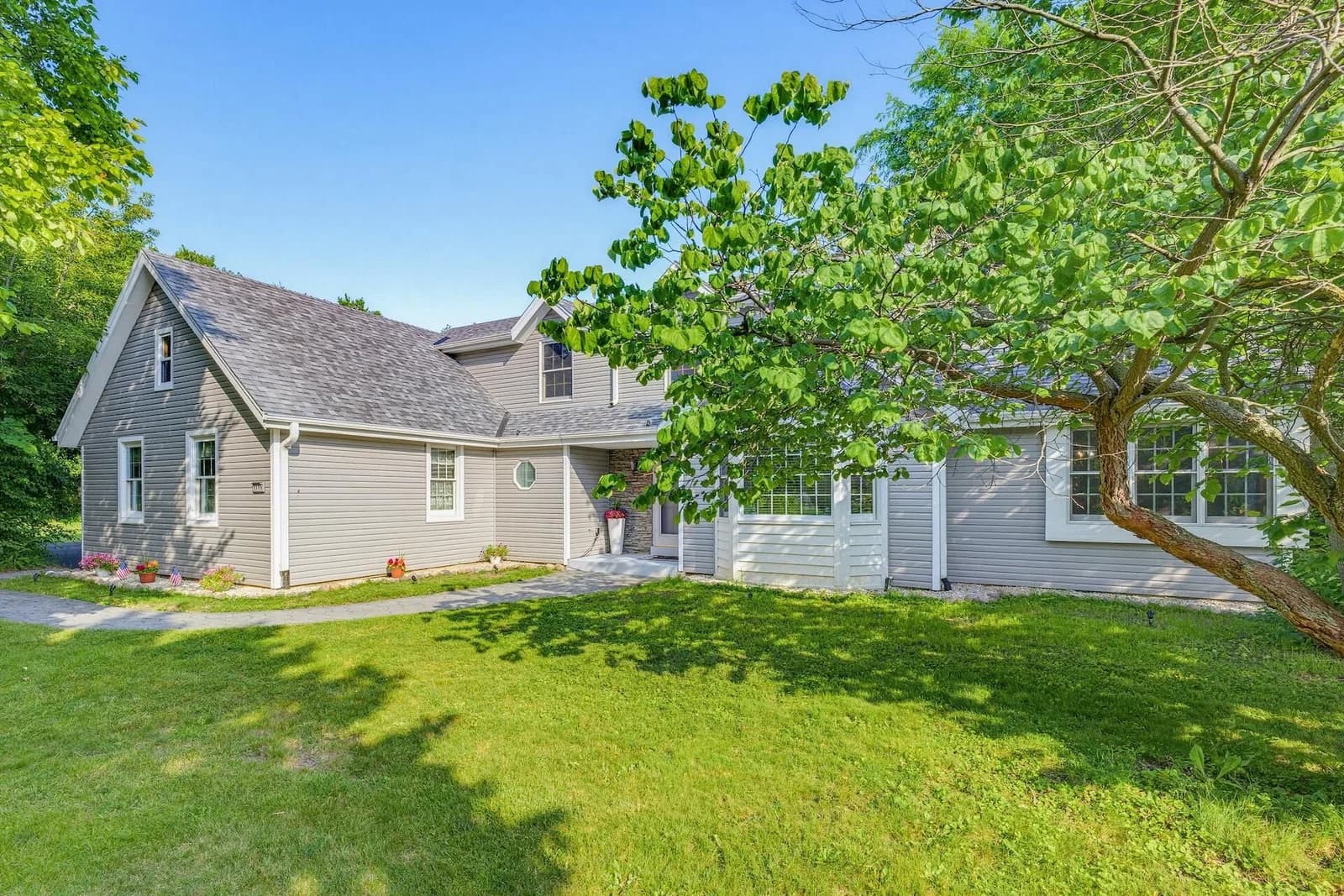 3355 Normandy Dr, Oak Creek, WI 53154 3