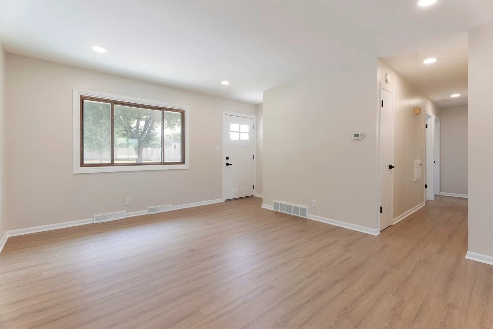 164 Uncas Ave 4