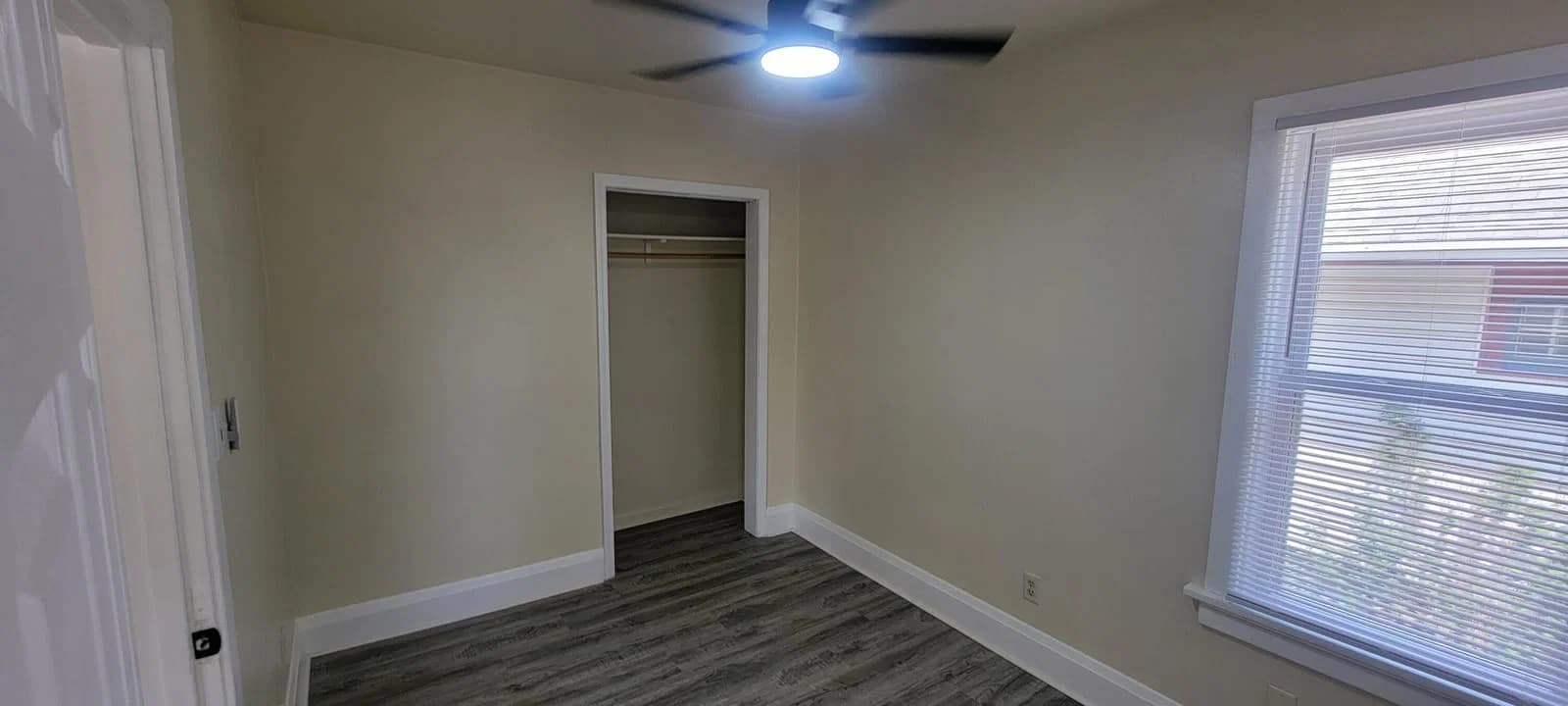 1201 75th St 5