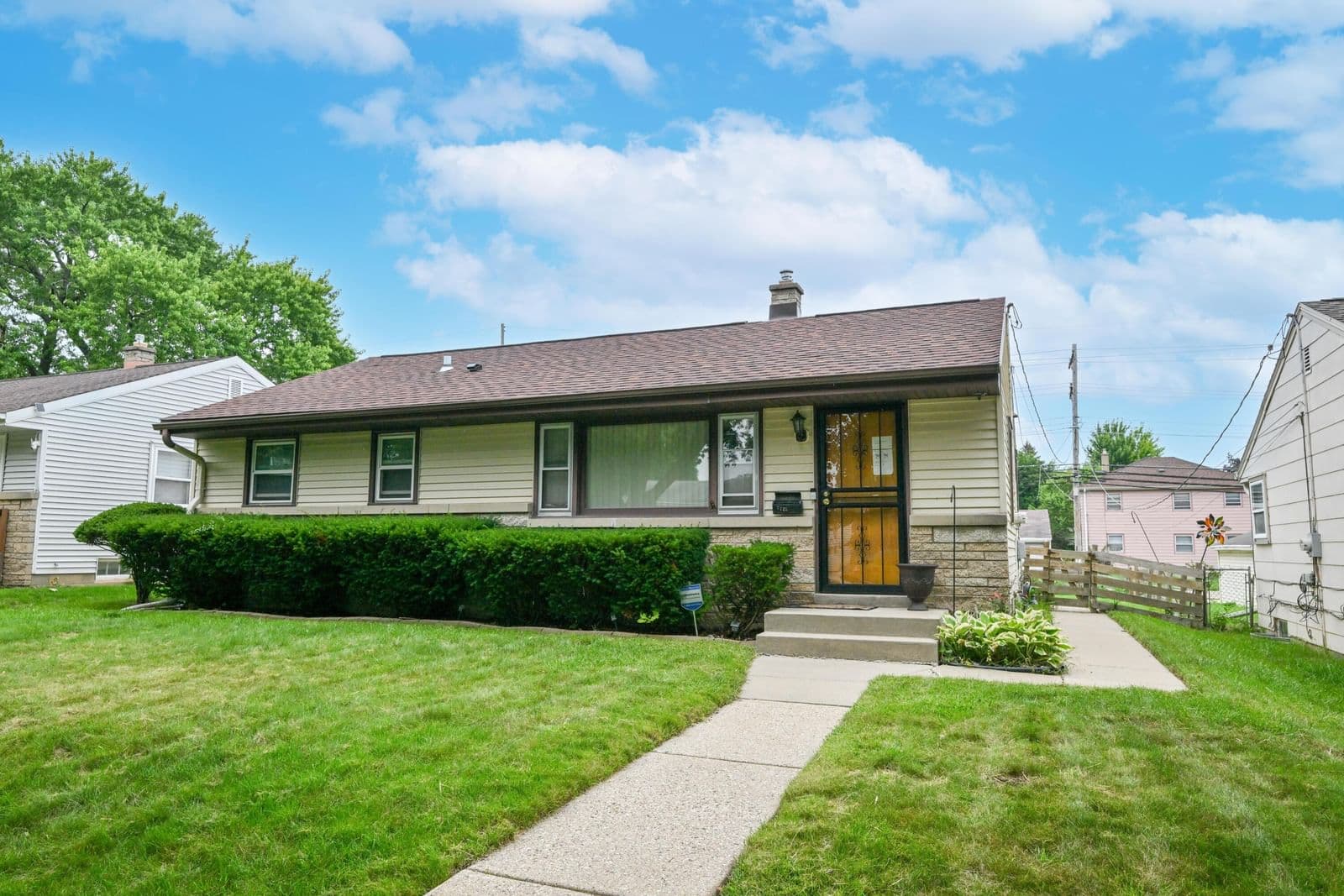 7722 Kathryn Ave, Milwaukee, WI 53218
