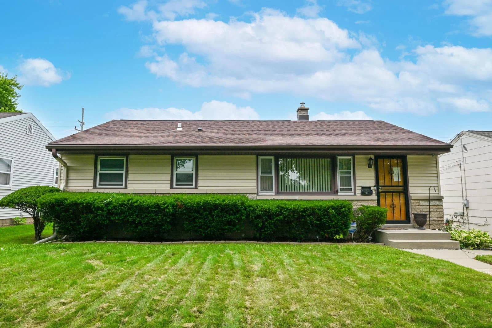 7722 Kathryn Ave, Milwaukee, WI 53218 2